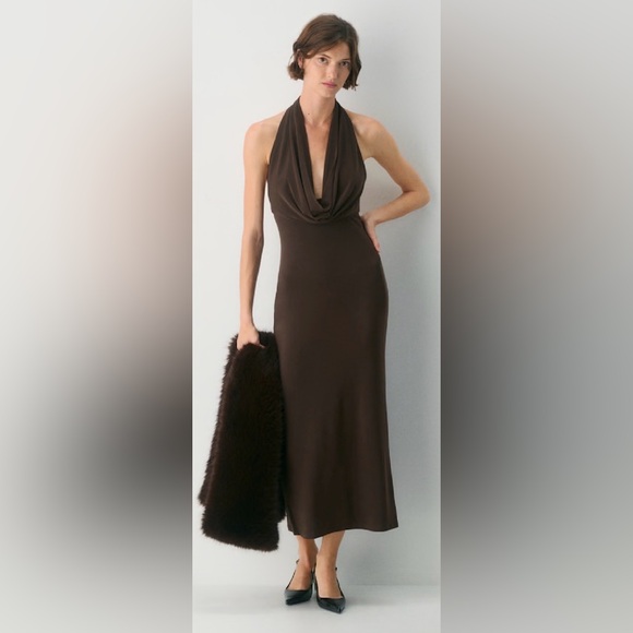 Aritzia Dresses & Skirts - Aritzia Ten Memory Dress